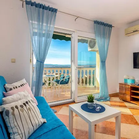 Beautiful In With Kitchen Apartment