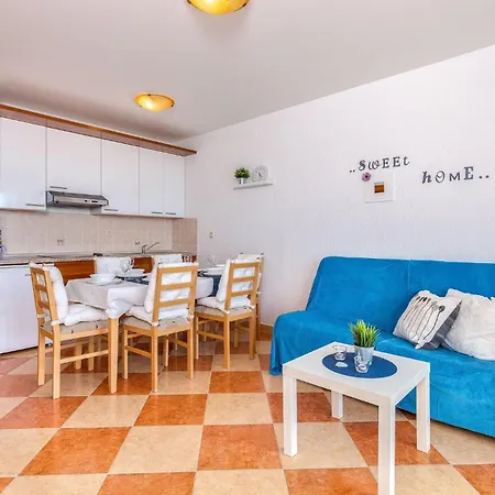 Beautiful In With Kitchen Apartment