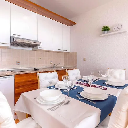 Beautiful In With Kitchen *